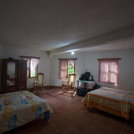 Hostal Checruz, Todos Santos Cuchumatan 韦韦特南戈 外观 照片
