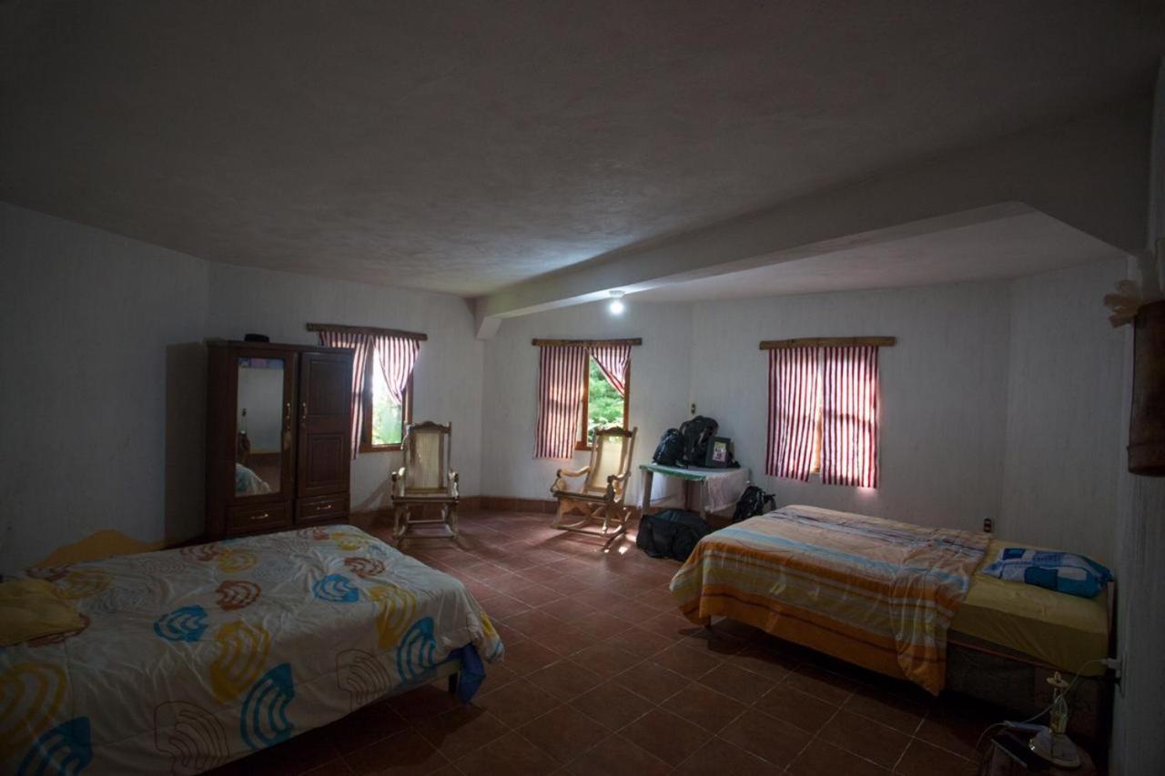 Hostal Checruz, Todos Santos Cuchumatan 韦韦特南戈 外观 照片