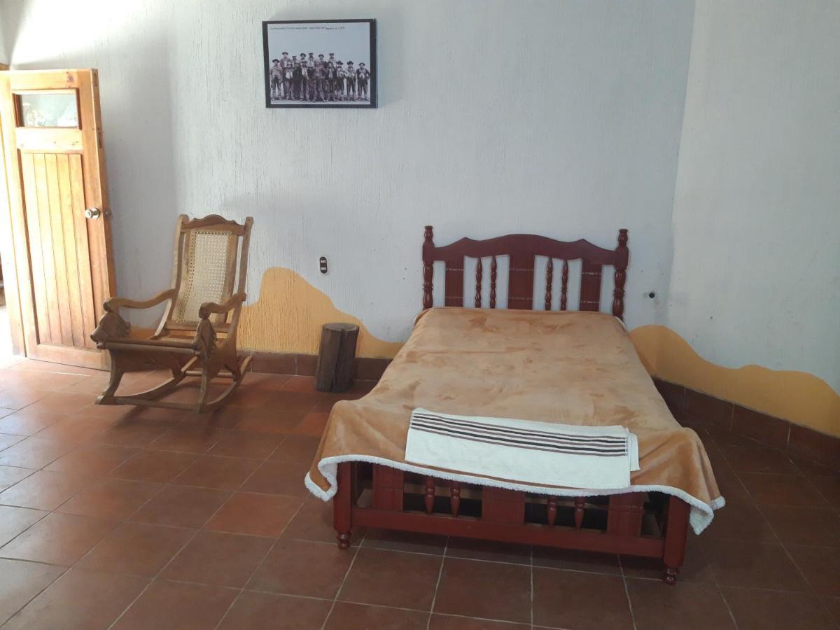 Hostal Checruz, Todos Santos Cuchumatan 韦韦特南戈 外观 照片